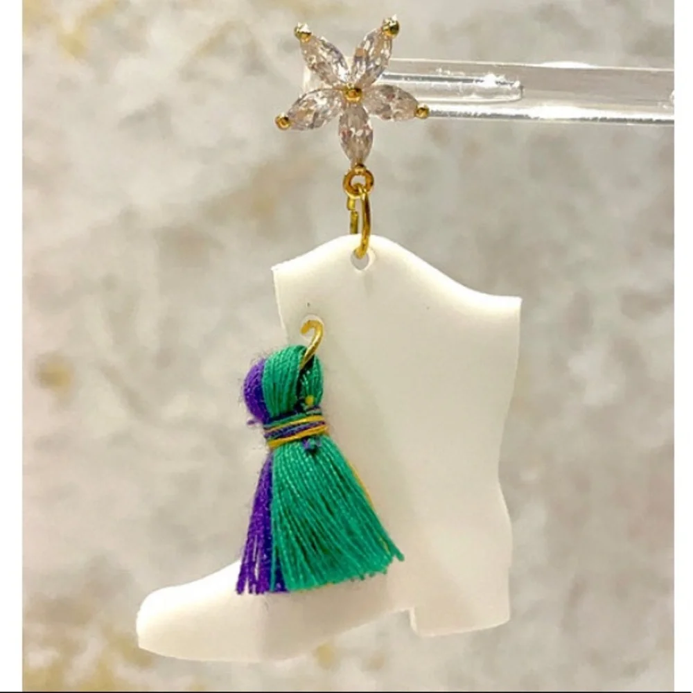 Mardi Gras Majorette Boots Earrings - Picture 2 of 2